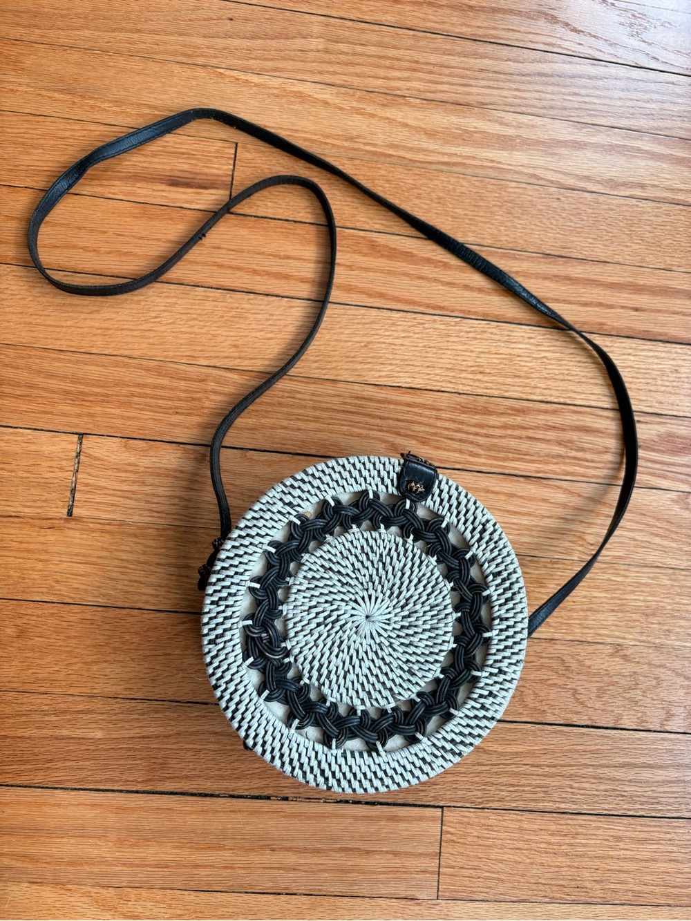 Woven Round Crossbody Purse Bag - Black and White